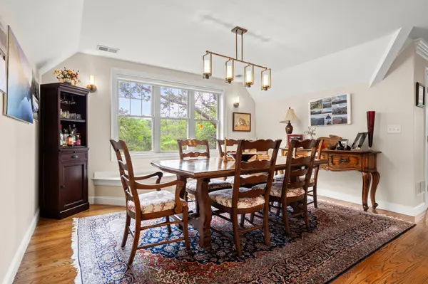 2 Jamaica Pl, Jamaica Plain, MA 02130-3838