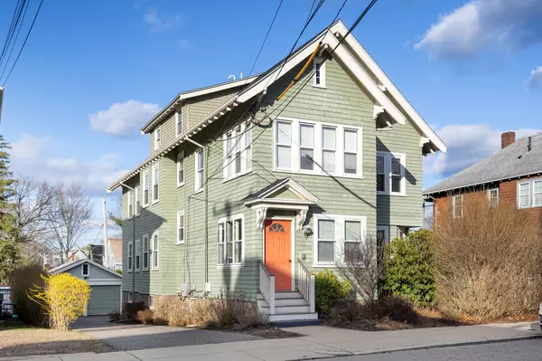 52 Metropolitan Ave #3, Roslindale, MA 02131-4137