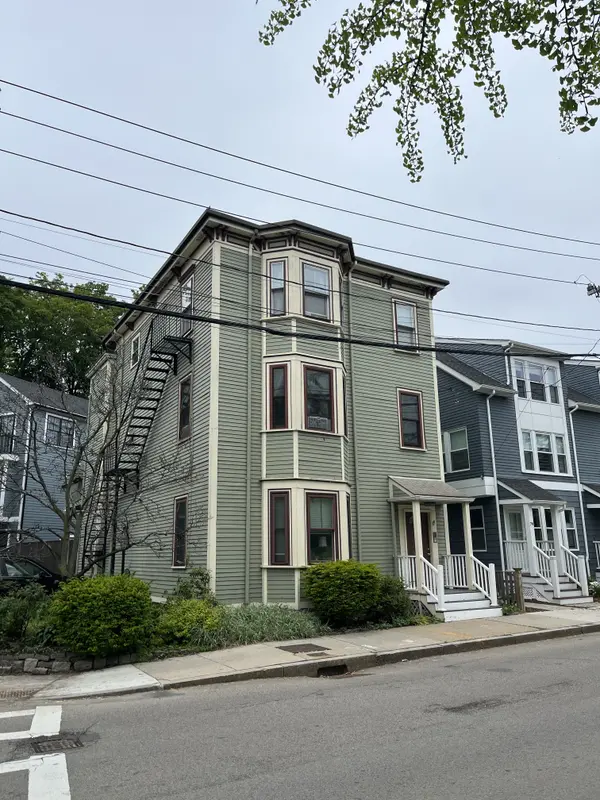 89 Call St #3, Jamaica Plain, MA 02130-2857