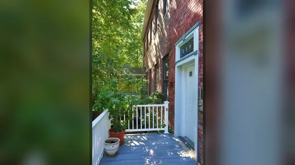 329 Lamartine St #5, Jamaica Plain, MA 02130-2280