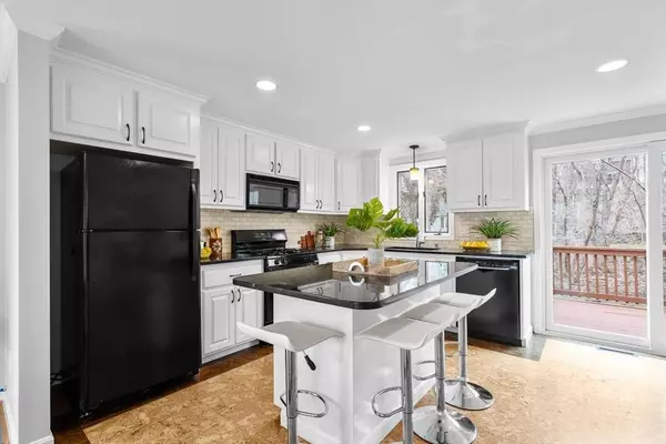 31 Eldon St, Boston, MA 02131