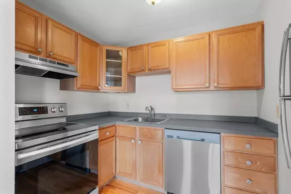 4 Alfred St #3, Boston, MA 02130