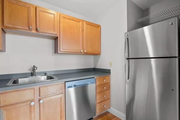 4 Alfred St #3, Boston, MA 02130