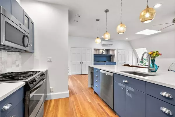 29 Greenough Ave #2, Boston, MA 02130