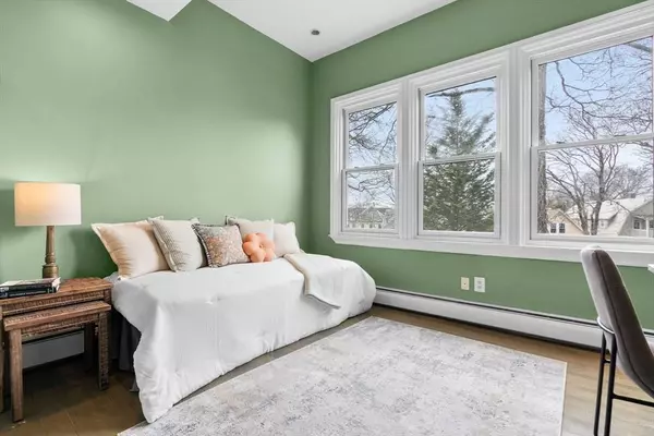 29 Greenough Ave #2, Boston, MA 02130