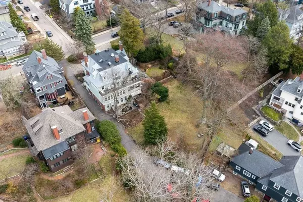 29 Greenough Ave #2, Boston, MA 02130