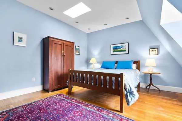 29 Greenough Ave #2, Boston, MA 02130