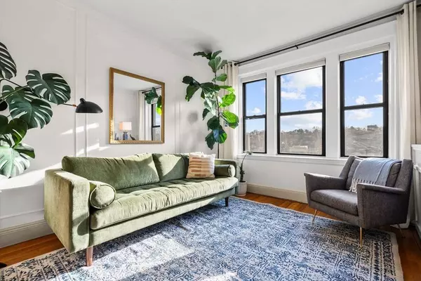 60 Jamaicaway #10, Boston, MA 02130