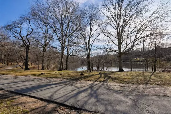 60 Jamaicaway #10, Boston, MA 02130