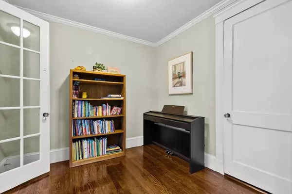 52 Metropolitan Ave #1, Boston, MA 02132