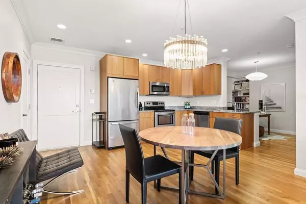 156 Green St #303, Boston, MA 02130