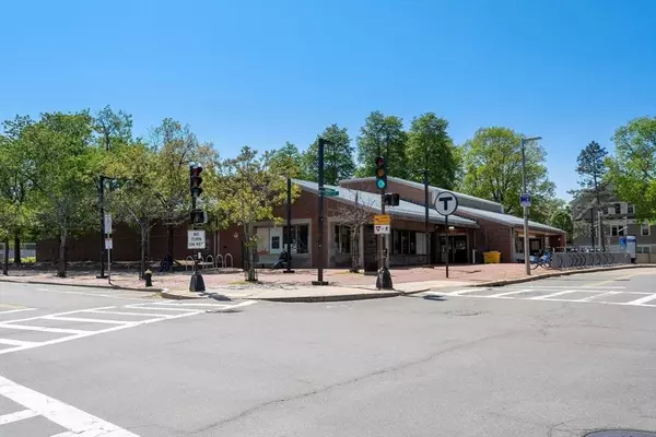 156 Green St #303, Boston, MA 02130