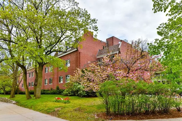 332 Jamaicaway #406, Boston, MA 02130