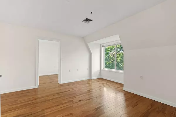 332 Jamaicaway #406, Boston, MA 02130