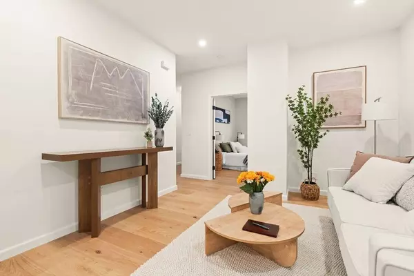 33 Jamaica St #1, Boston, MA 02130