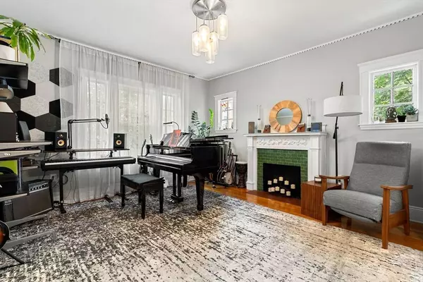 40-53 Robinwood Ave #2, Boston, MA 02130