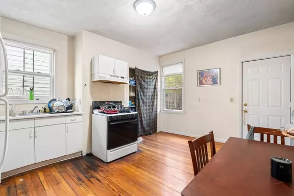 96 Jamaica St, Boston, MA 02130