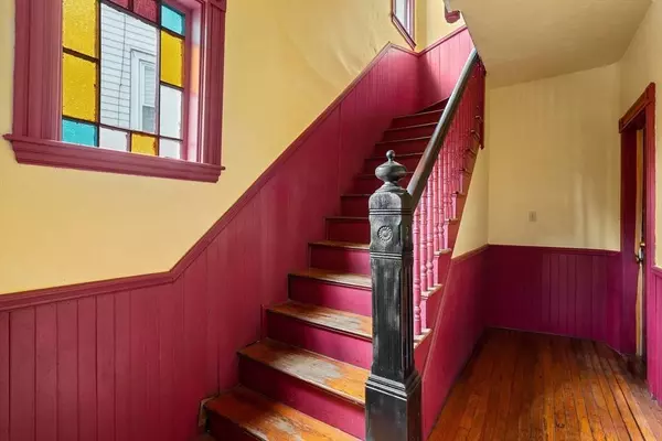 96 Jamaica St, Boston, MA 02130