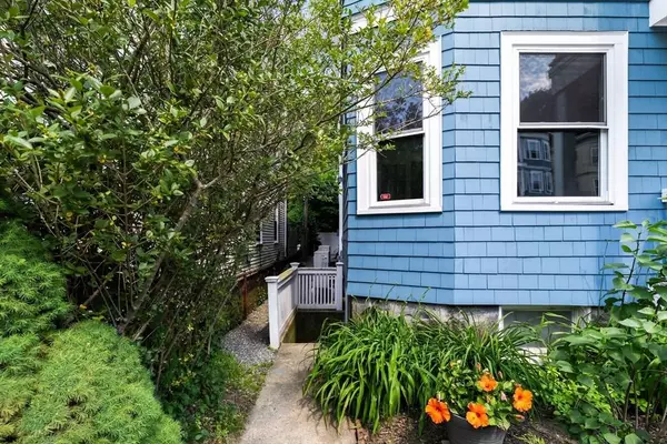 156A South #1L, Boston, MA 02130