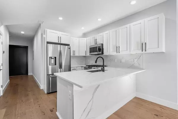 3850 Washington St #6, Boston, MA 02131