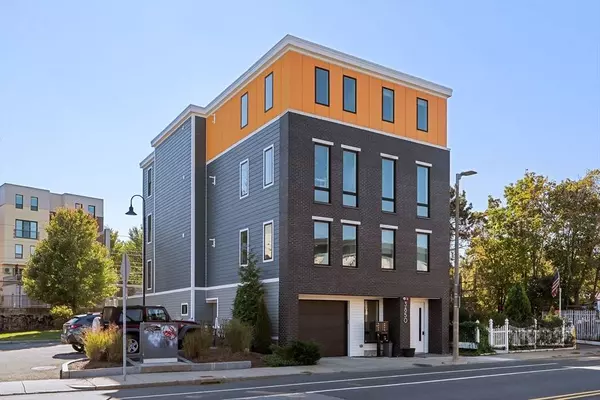 3850 Washington St #6, Boston, MA 02131