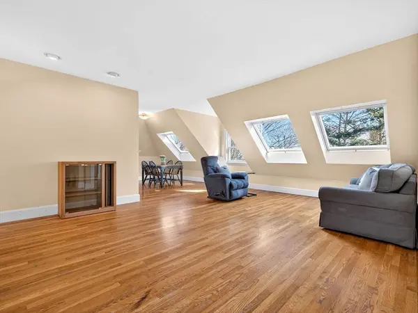 30 Welles Ave #3, Boston, MA 02124