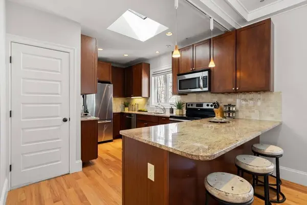 23 Rowe St #23, Boston, MA 02131