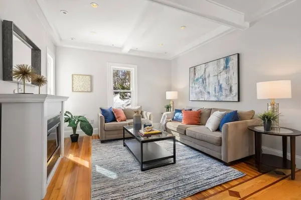 23 Rowe St #23, Boston, MA 02131