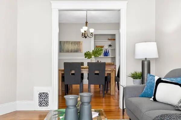 12 Woodlawn St #2, Boston, MA 02130