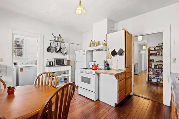 285 Chestnut Ave, Boston, MA 02130