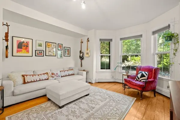 281 Chestnut Ave #1, Boston, MA 02130