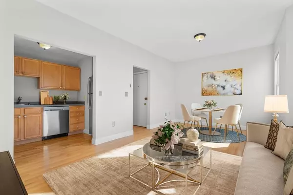 4 Alfred St #3, Boston, MA 02130