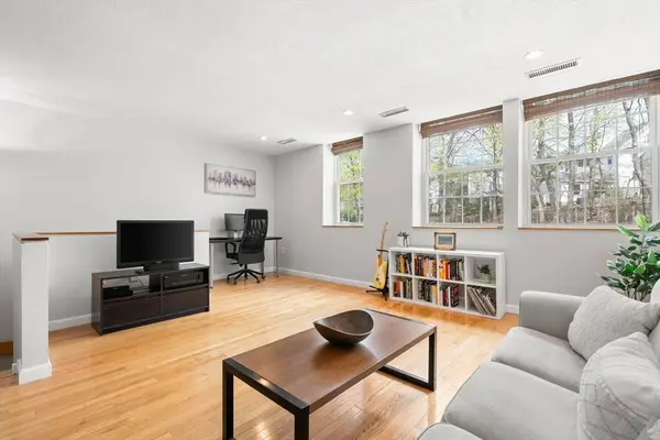35 Eldridge #202, Boston, MA 02130