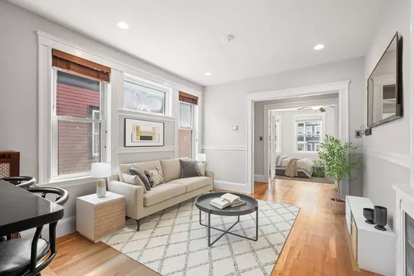 156A South #3R, Boston, MA 02130