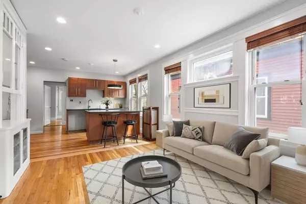 156A South #3R, Boston, MA 02130