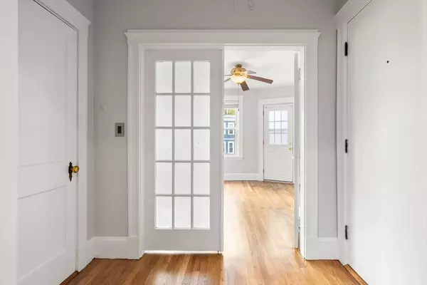 156A South #3R, Boston, MA 02130