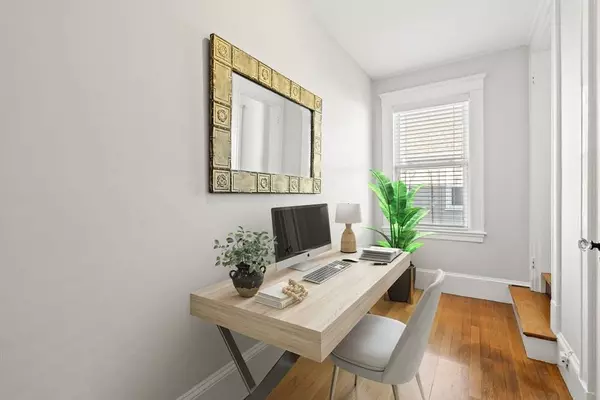 52 Metropolitan Ave #3, Boston, MA 02131