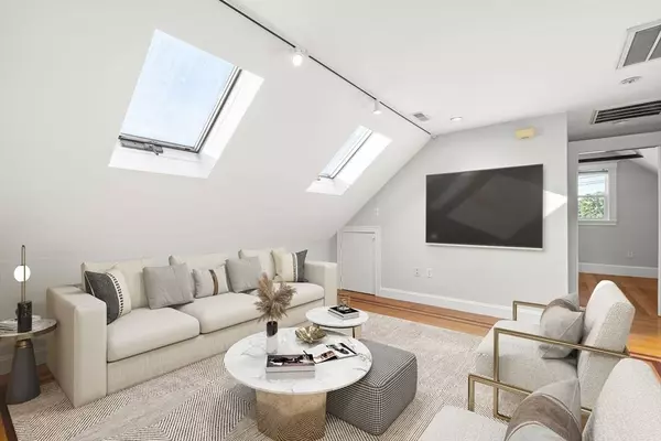 52 Metropolitan Ave #3, Boston, MA 02131