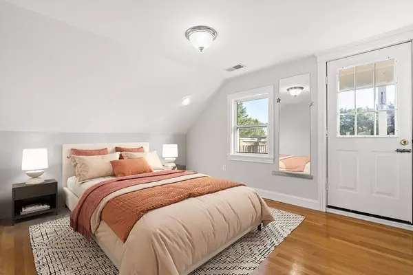 52 Metropolitan Ave #3, Boston, MA 02131