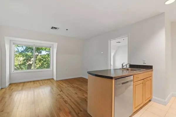 332 Jamaicaway #406, Boston, MA 02130