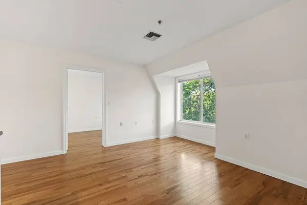332 Jamaicaway #406, Boston, MA 02130