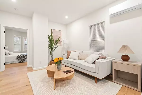 33 Jamaica St #1, Boston, MA 02130