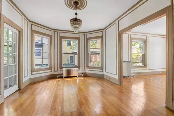 25 Hutchings St, Boston, MA 02121