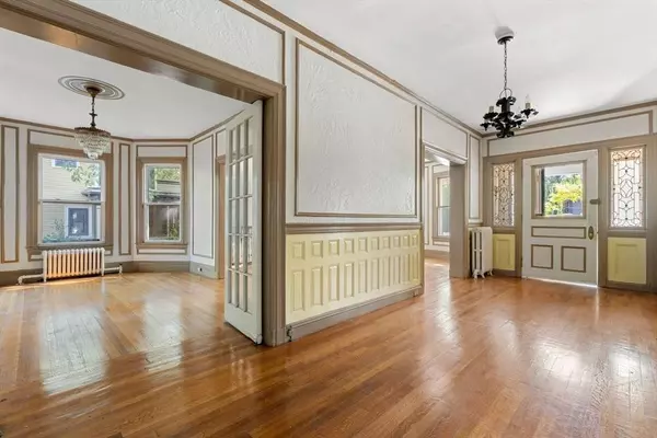 25 Hutchings St, Boston, MA 02121