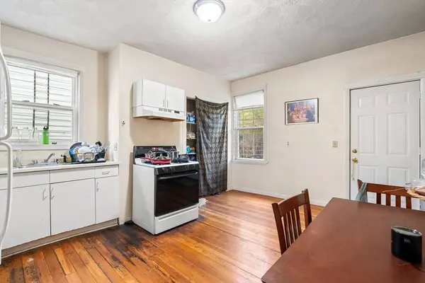96 Jamaica St, Boston, MA 02130