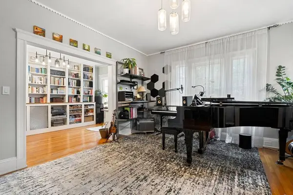 40-53 Robinwood Ave #2, Boston, MA 02130