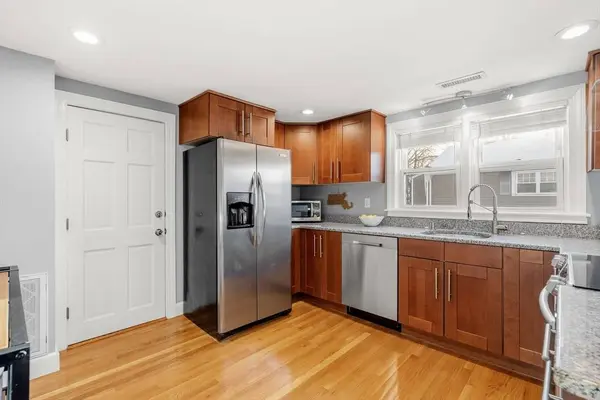 111 Fayette St #2, Watertown, MA 02472