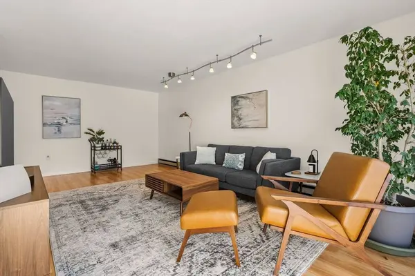 1206 Greendale Ave #217, Needham, MA 02492