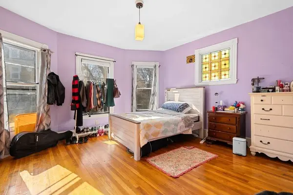 285 Chestnut Ave, Boston, MA 02130
