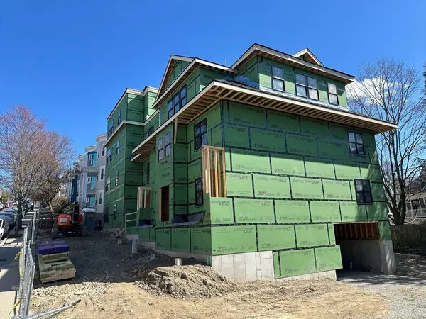 61 Montebello #2, Boston, MA 02130